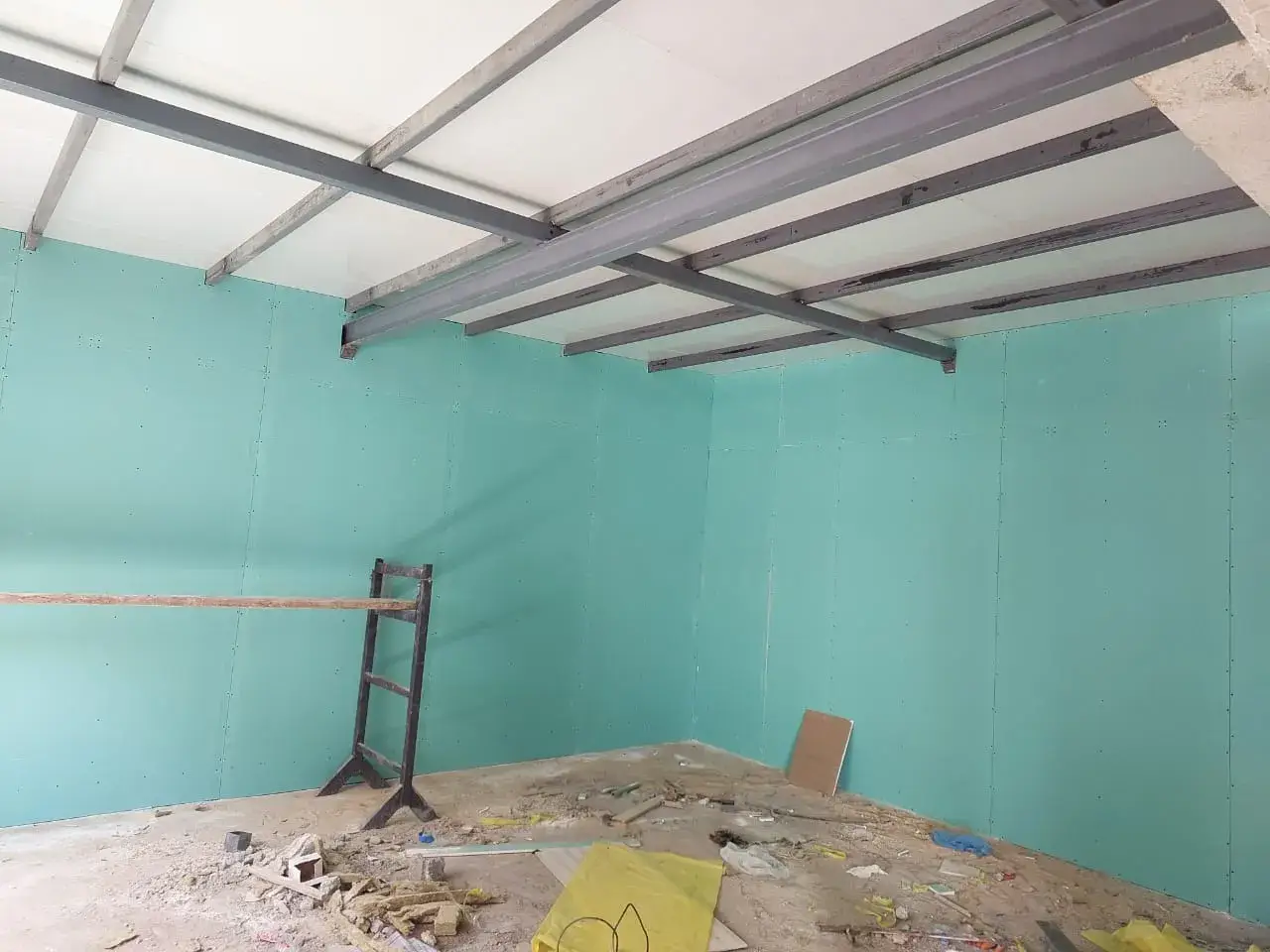 مؤسسة الجزيرة: خبراء تركيب سقف ساندوتش بانل معزول بالرياض