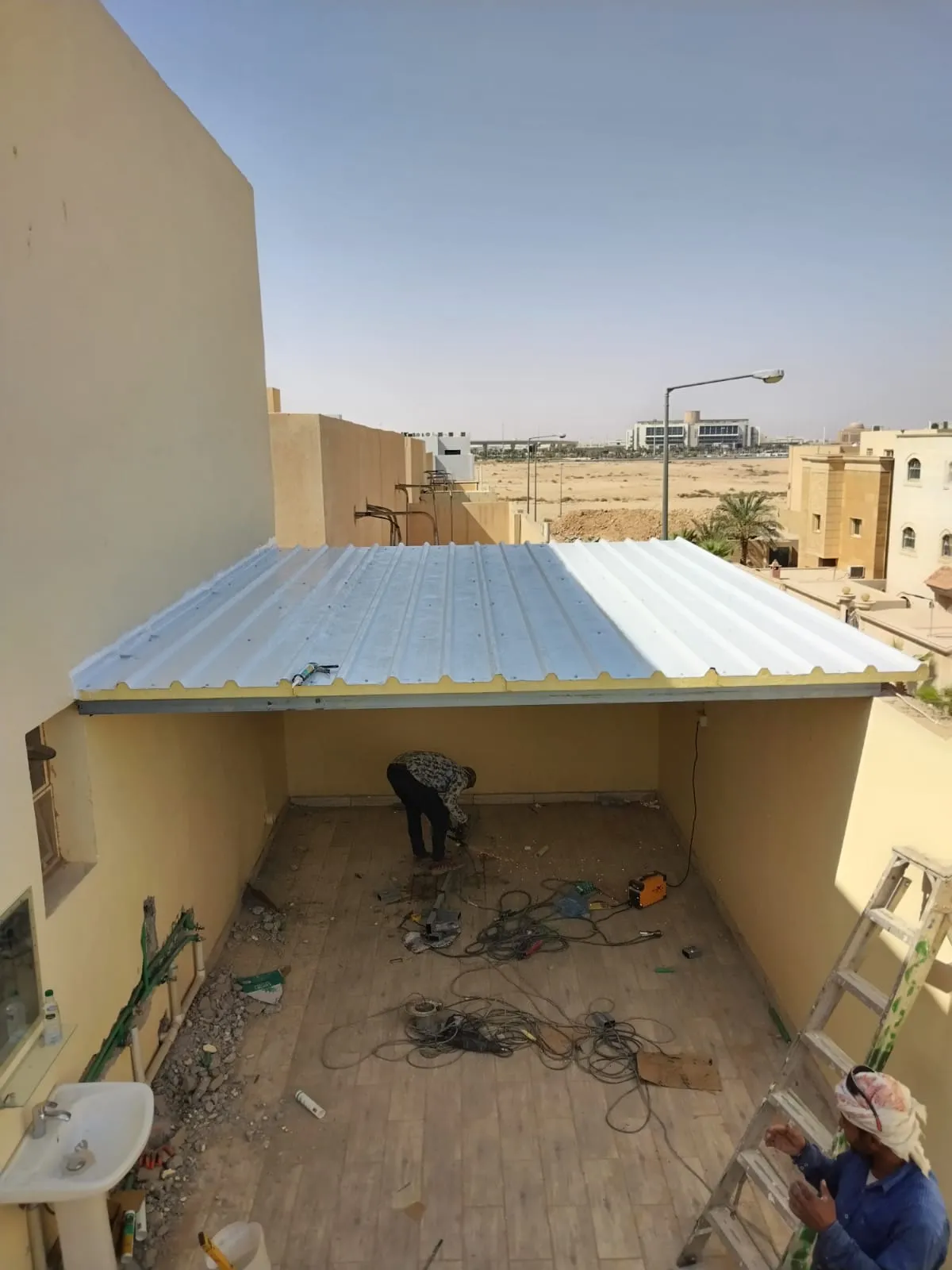 مؤسسة الجزيرة لتركيب غرف ساندوتش بانل سقف في الرياض